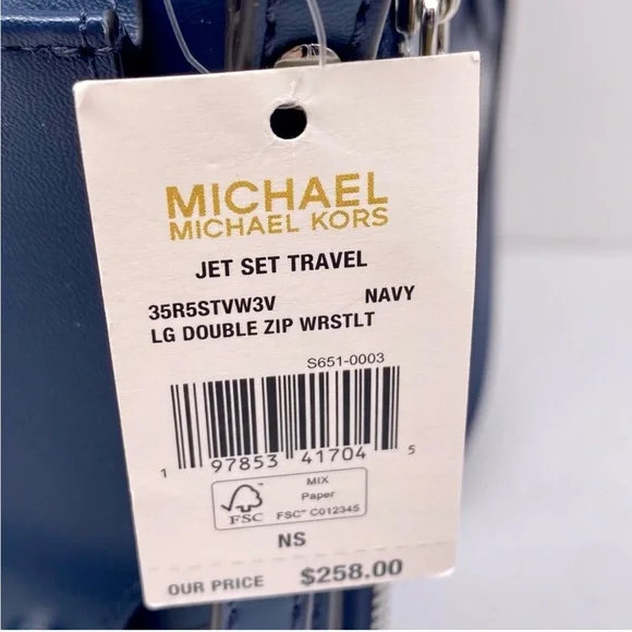 MICHAEL KORS Jaycee Medium Ombré Signature Logo Backpack
And Wallet Set Navy - Picture 11 of 12